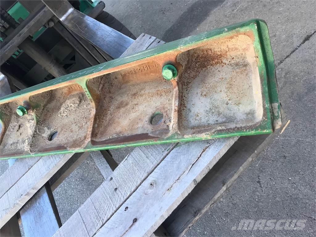 John Deere R260591 front cast bumper Outros acessórios de tractores