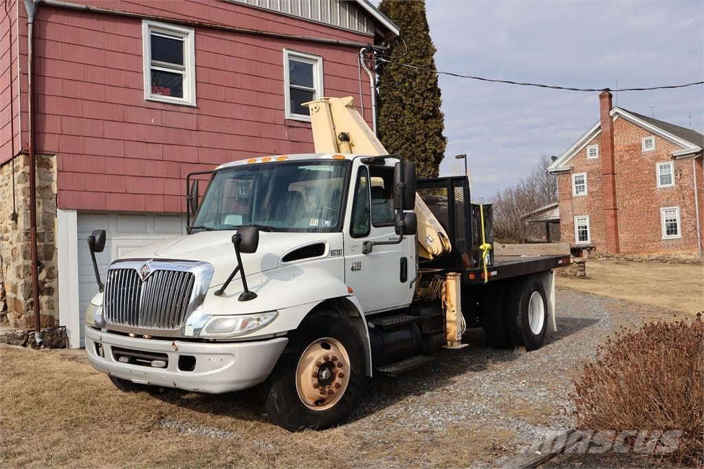 International 4300 Outras gruas