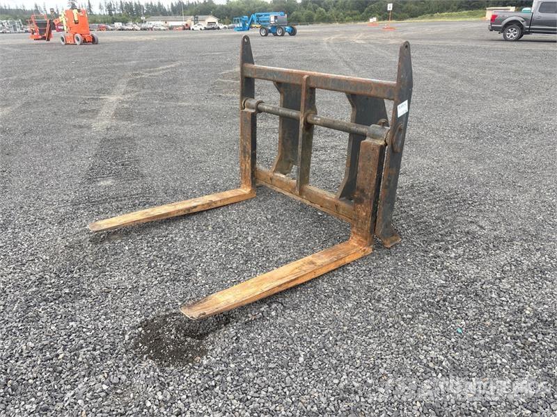 55 in Wheel Loader Forks - Fits Komatsu WA320 Forquilhas