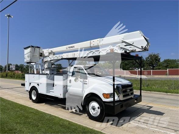 Ford F750 XLT SD Construção - Outros