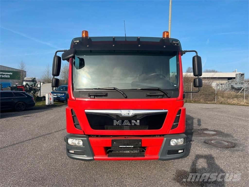 MAN TGL 10.180 Suction & pressure & rinsing truck Camiões Aspiradores Combi