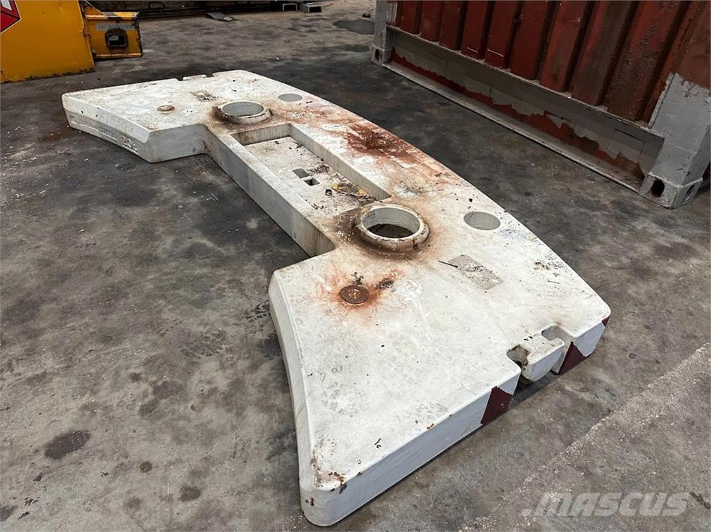 Faun ATF 50-3 counterweight 2 ton Peças e equipamento de gruas