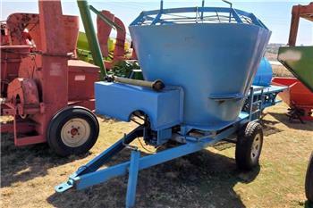 Agri Tech 1+-1or 2 cube ROLO feed mixer