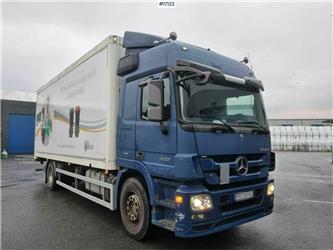 Mercedes-Benz Actros 1832 4x2 Box truck with lift and side openi