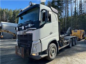 Volvo Fh 540 8x4 plow rigged hook truck w/ crane hydraul