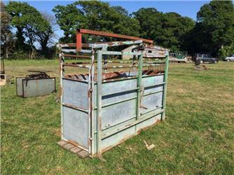  Cattle Weighing Crate £390