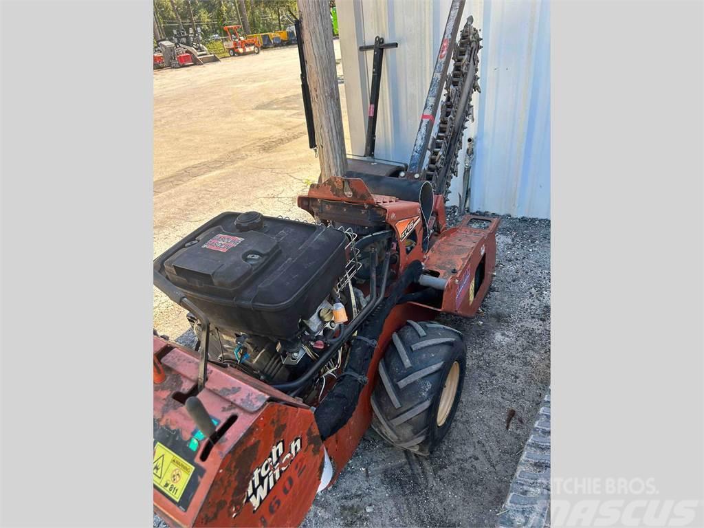 Ditch Witch RT16 Abre-valas