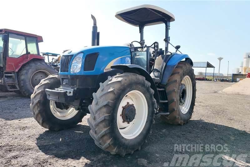 New Holland T6020 Now stripping for spares. Tratores Agrícolas usados