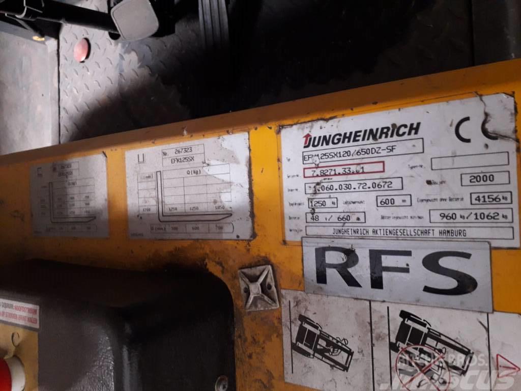 Jungheinrich EFX 125 Preparadoras de encomendas de alta elevação