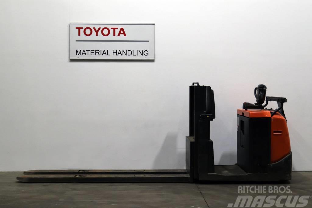 Toyota OSE200X Preparadoras de encomendas de baixa elevação