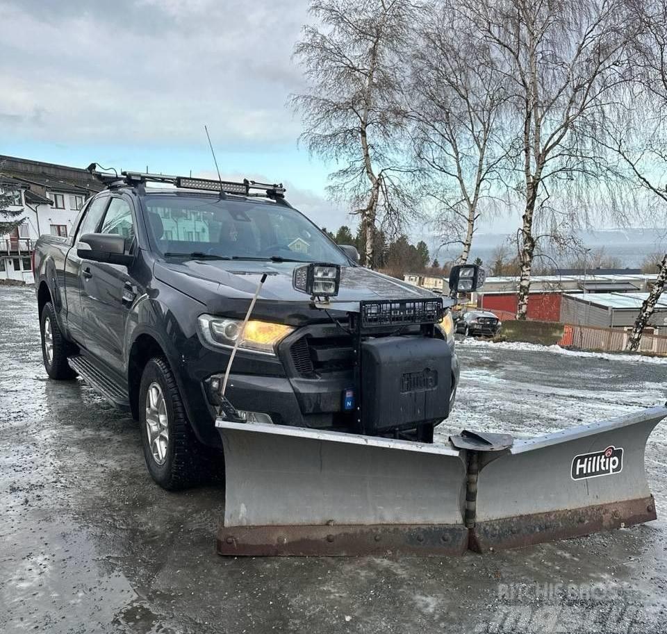 Ford Ranger with snowplow and sandspreader Carrinhas de caixa fechada