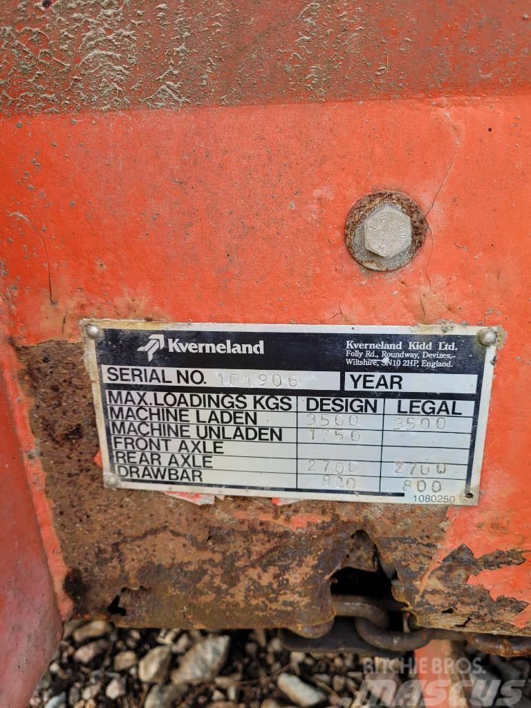 Kverneland KD 832 Cortadores, moinhos e desenroladores de fardos