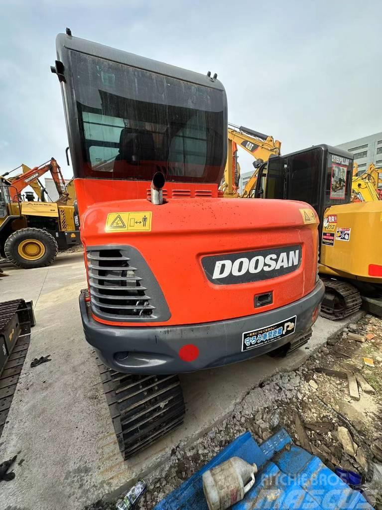 Daewoo Doosan 55 Escavadoras de rastos