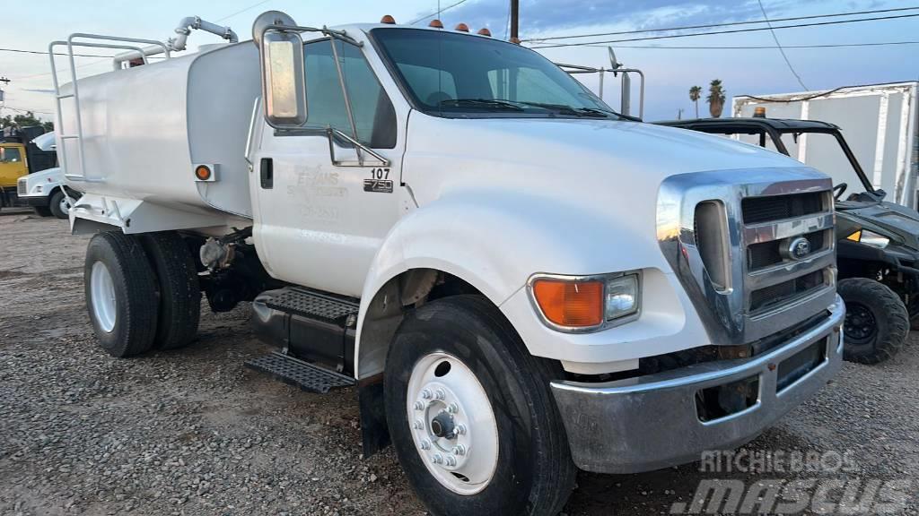 Ford f750 Auto-tanques