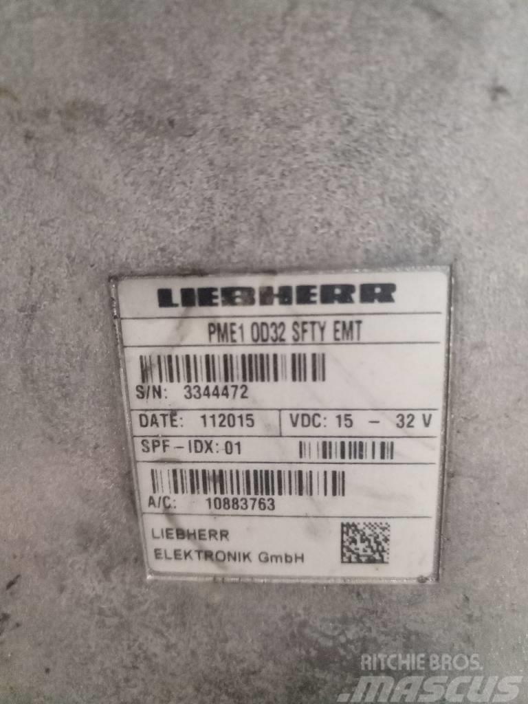 Liebherr R 916 LC Electrónica
