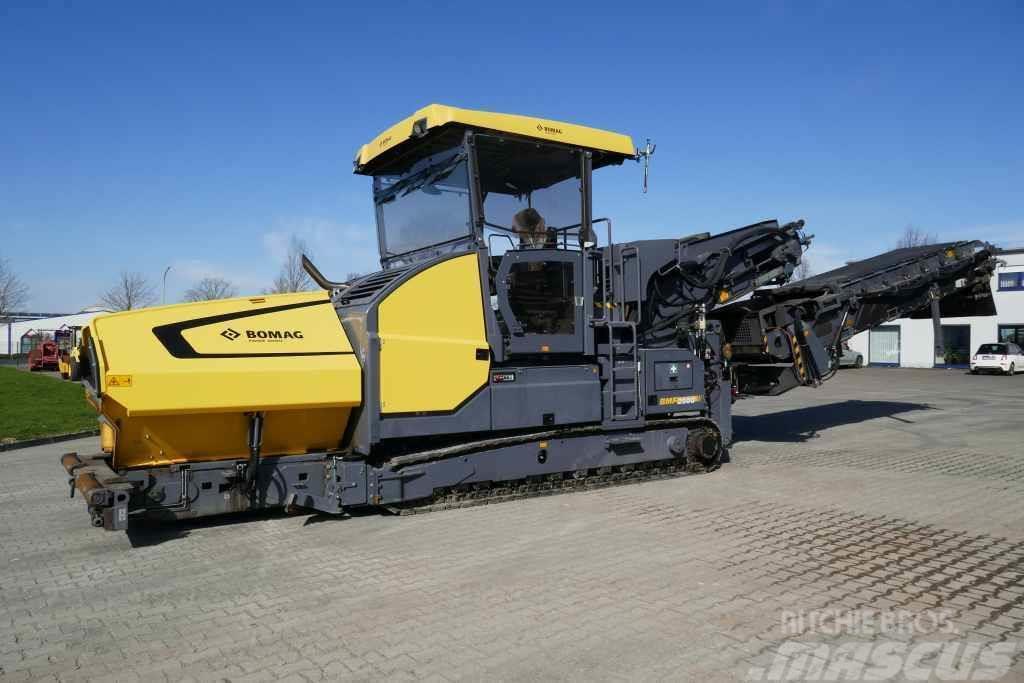 Bomag BMF 2500 S Offset Alimentadores