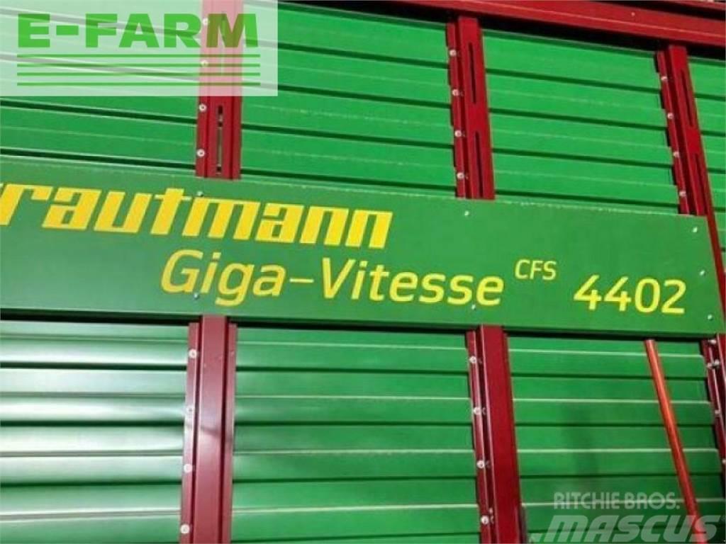 Strautmann giga-vitesse cfs 44 Carrinhos de grão