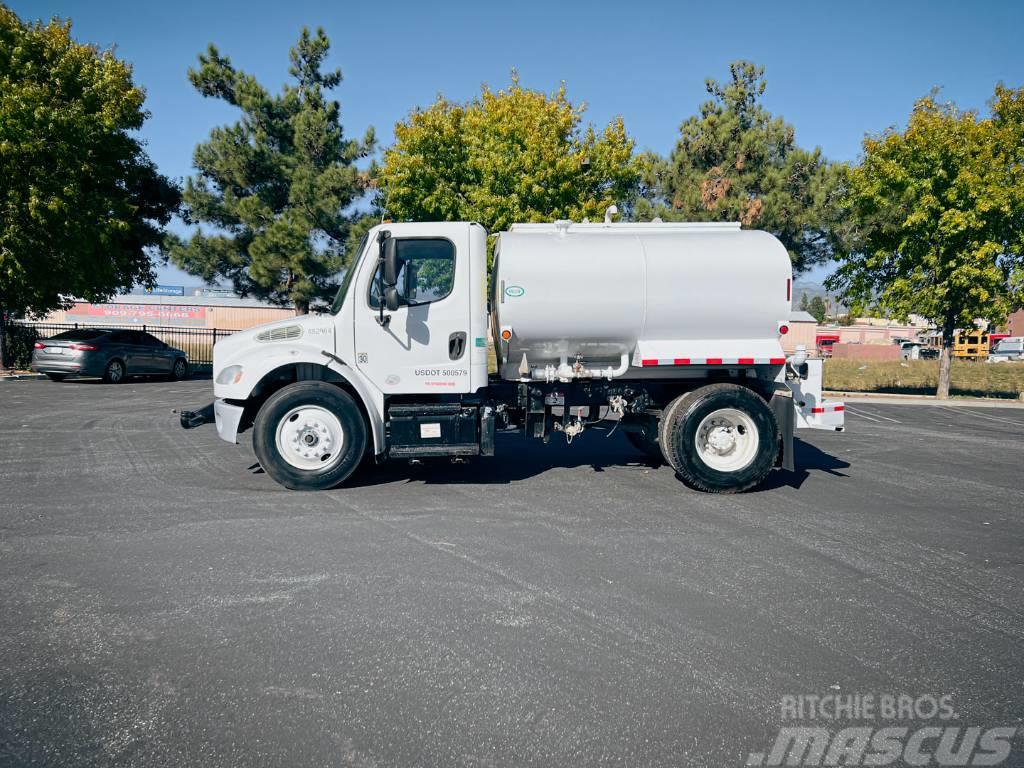 Freightliner M2 Auto-tanques