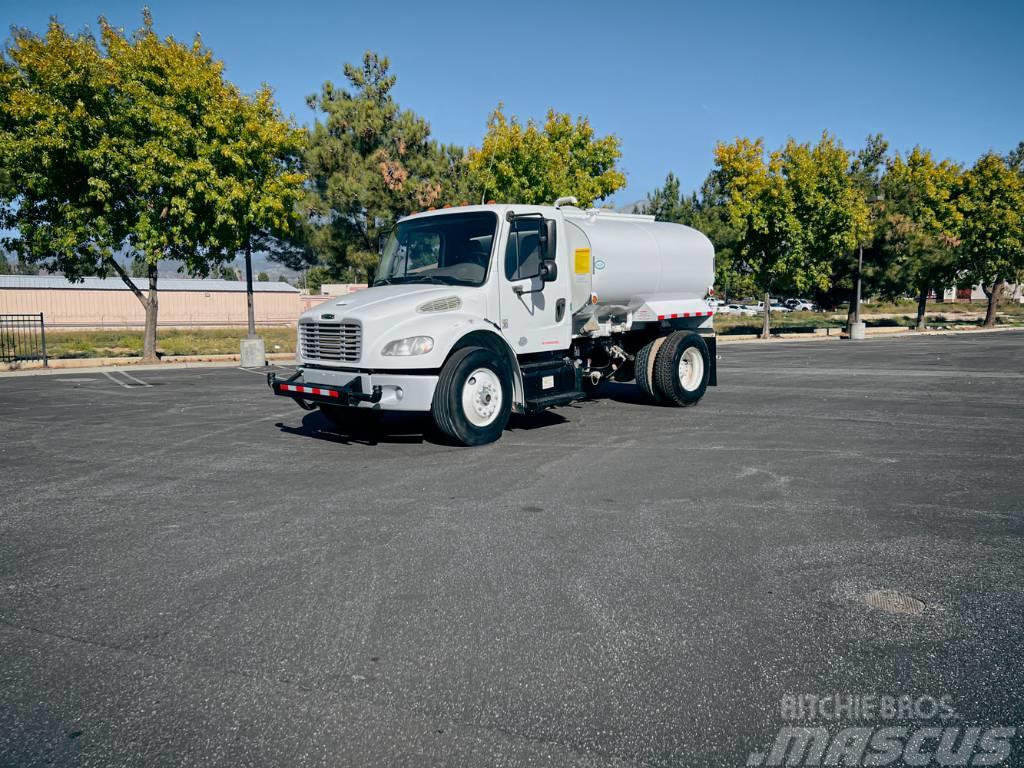 Freightliner M2 Auto-tanques