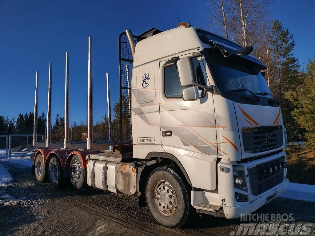 Volvo FH750 puuvarustus, napaperät,trippeli Camiões de transporte de troncos