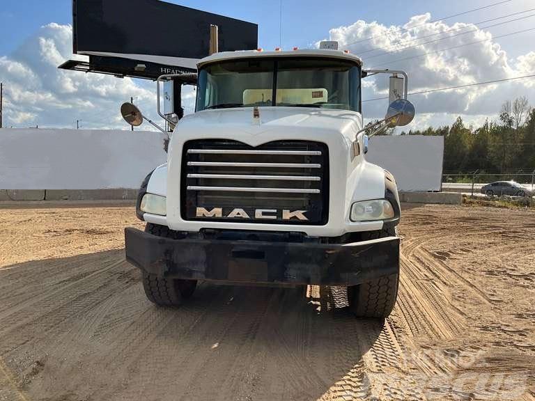 Mack GU 800 Outros Camiões