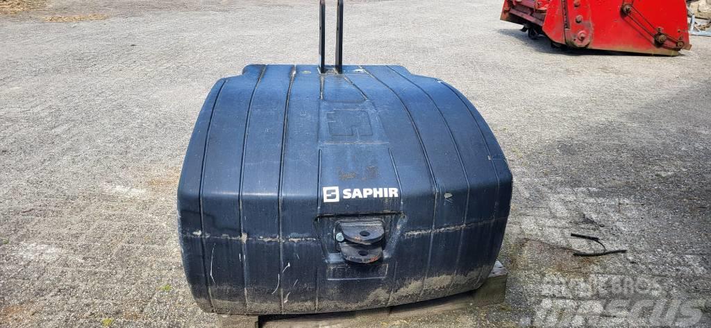 Saphir front gewicht 1500 Tratores Agrícolas usados