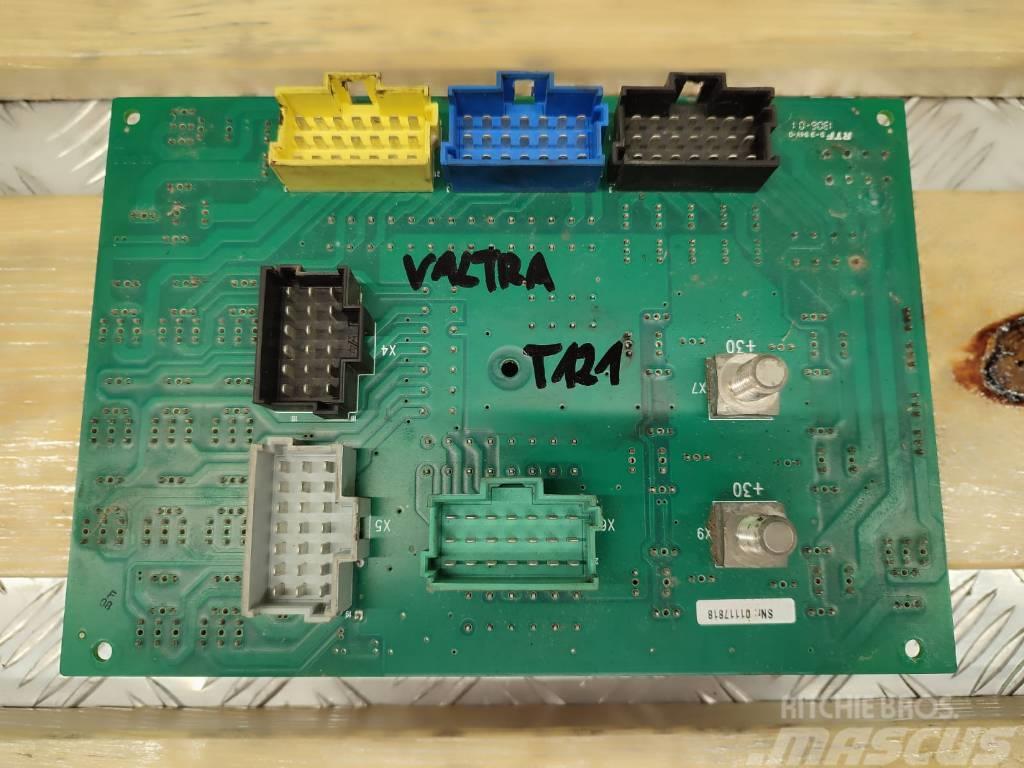 Valtra Fuse board V37370100 VALTRA T121 Electrónica