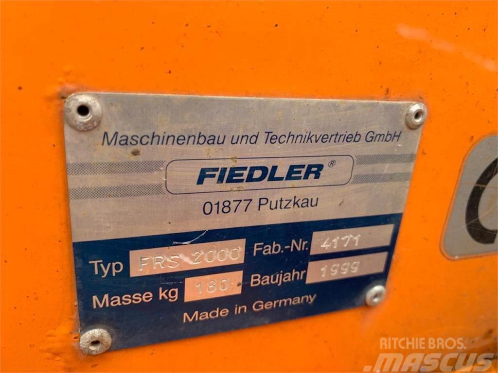 Fiedler Schneepflug FRS 2000 Outros equipamentos espaços verdes
