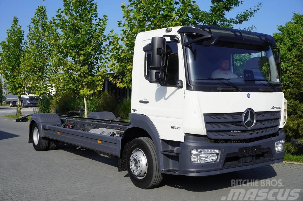 Mercedes-Benz Atego 1530 E6 chassis / 7.4 m / 2019 Camiões caixa desmontável com elevador de cabo