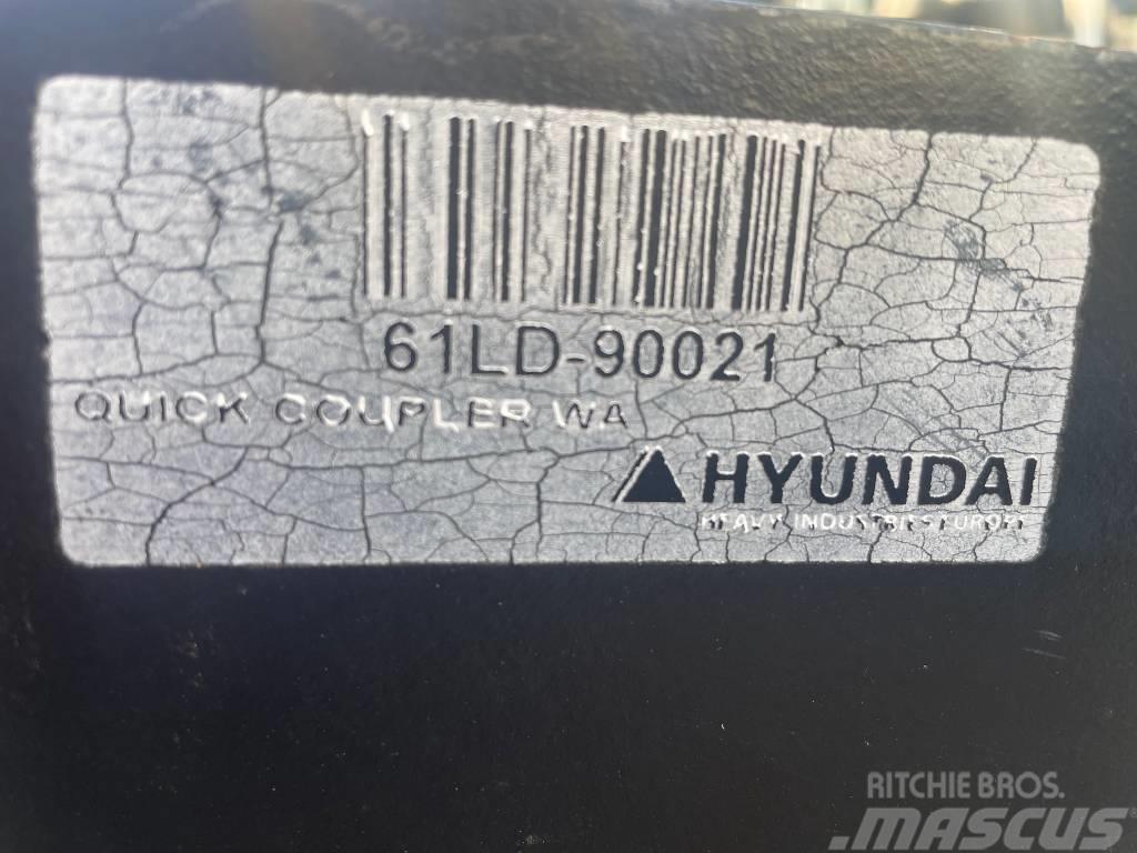 Hyundai Adapter HL757-7 to Volvo L50 - L120 Conectores
