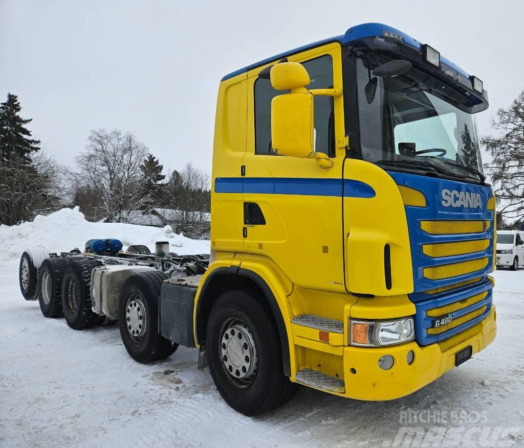 Scania G480 10x4 Valmistuu Metsäkoneenkuljetusautoksi Camiões de transporte de máquinas florestais