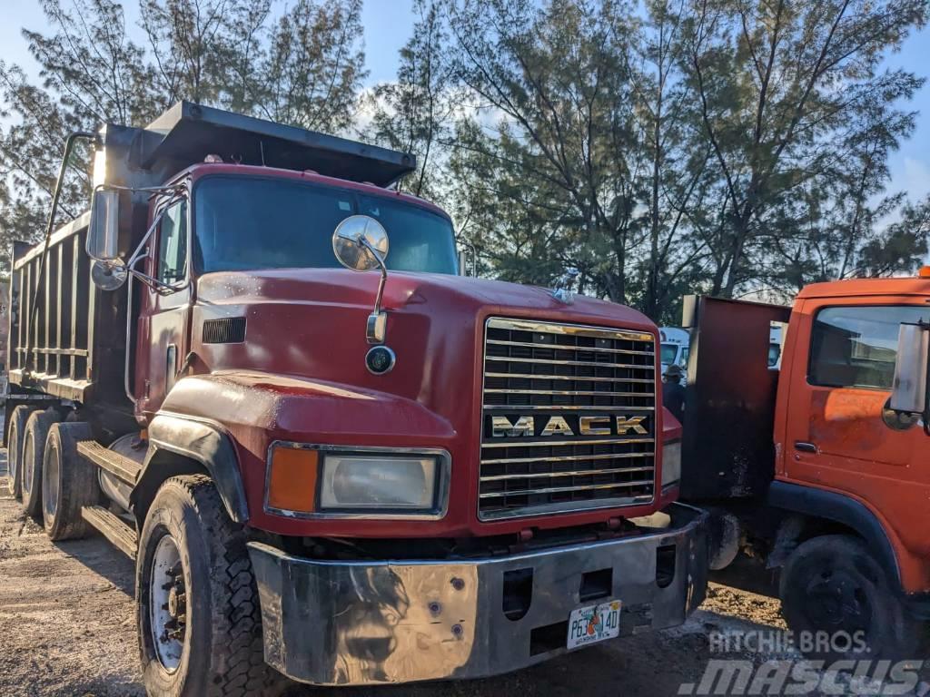 Mack CL 713 Camiões basculantes