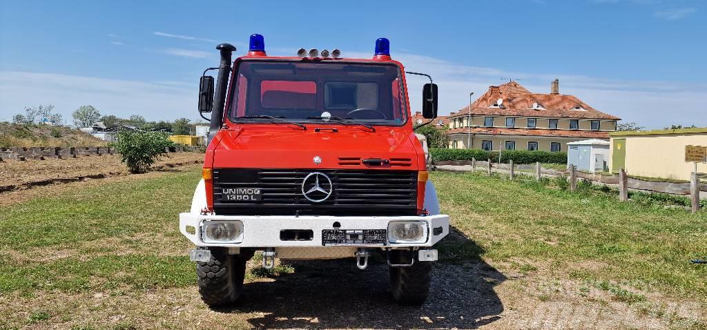 Mercedes-Benz Unimog U1300L Turbo Feuerwehr Camiões de Reciclagem