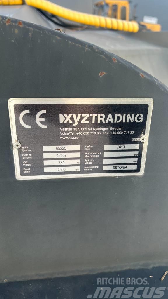 XYZ Premium 2500 Snöslunga Lançadores de neve