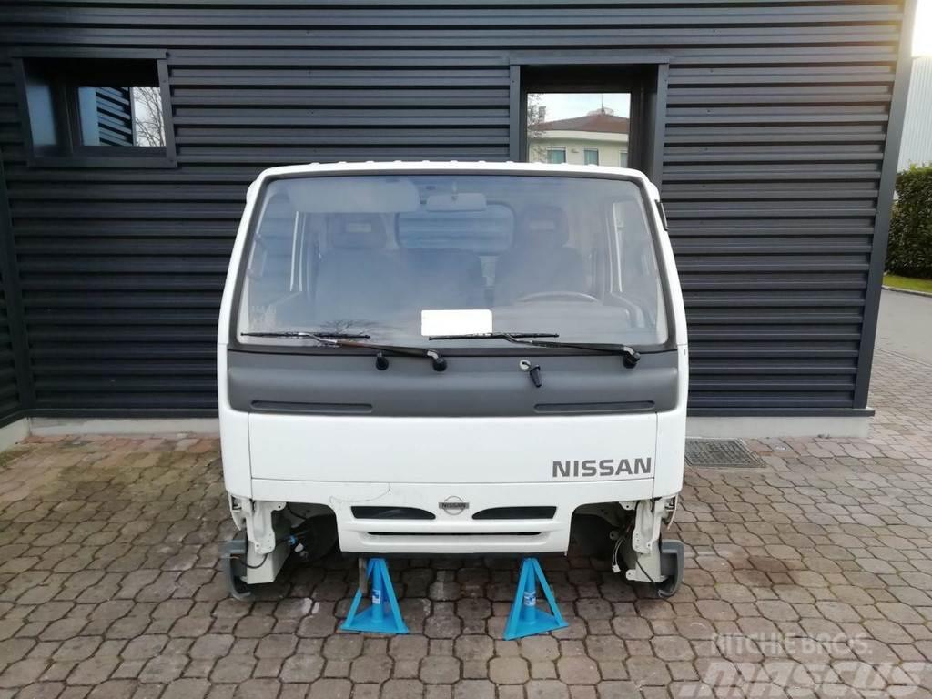 Nissan CABSTAR (1996-2006) Cabines e interior