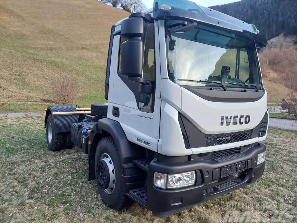 Iveco Eurocargo 180E32K Camiões de caixa fechada