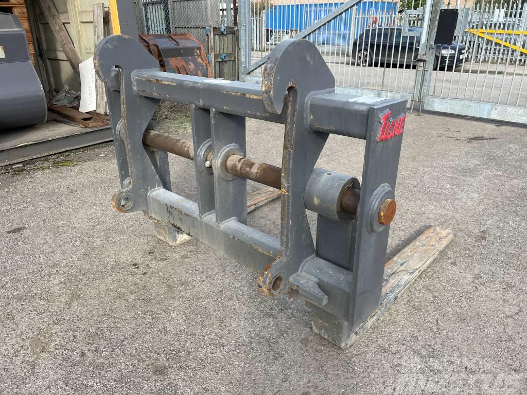  Tighe/ Volvo 8 Ton Pallet Forks Forquilhas