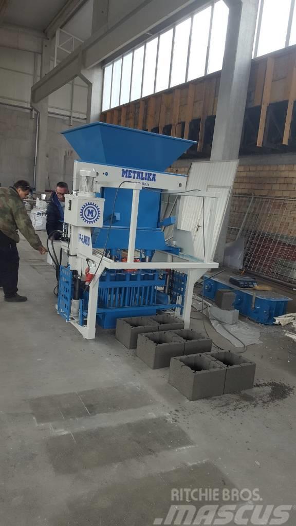 Metalika Concrete block making machine Máquinas de blocos de betão