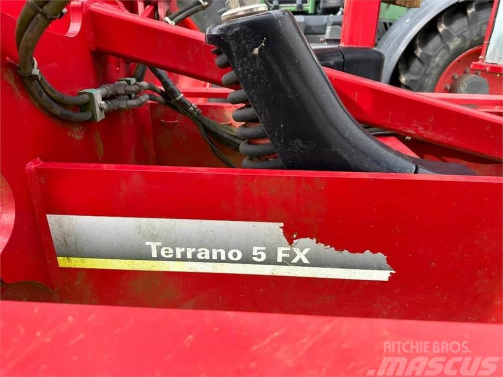 Horsch Terrano 5 FX Cultivadoras