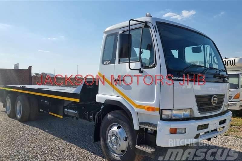Nissan UD90,6x2 TAG AXLE & TOW TRUCK ENGINEERING ROLLBACK Outros Camiões