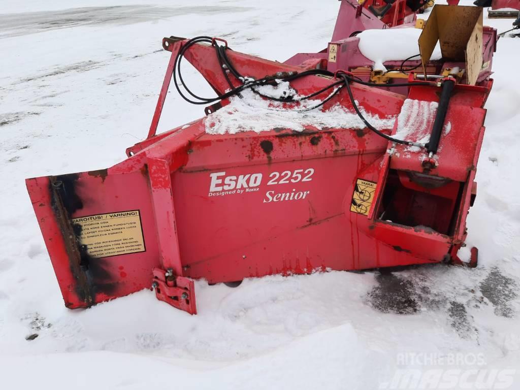 Esko 2252 Senior Lançadores de neve