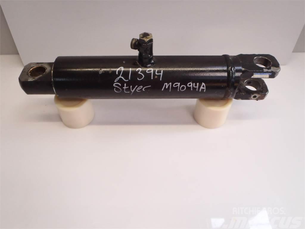 Steyr M9094A Lift Cylinder Hidráulica