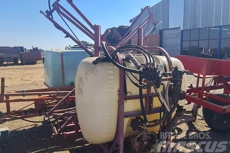 Hardi Hydraulic Boom Sprayer Unidades/ Máquinas de processamento e armazenamento de colheitas - Outros