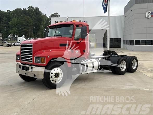 Mack PINNACLE 64T Tractores (camiões)
