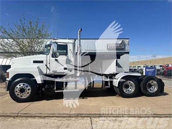Mack PINNACLE 64T Tractores (camiões)