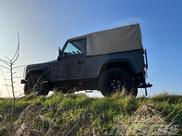 Land Rover Defender 90 iconic soft top year 2013 Carros Ligeiros