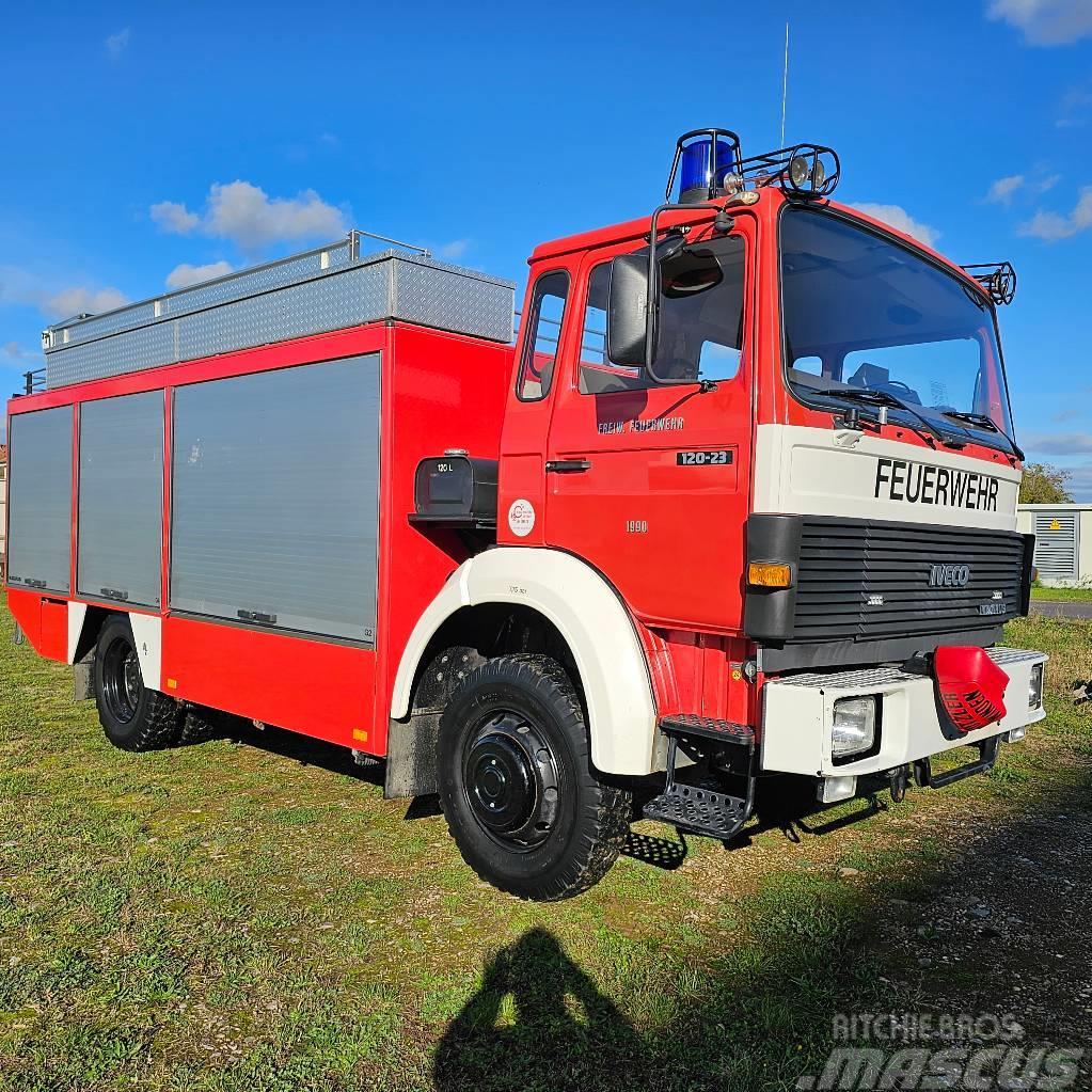 Iveco 120-23 RW2 Feuerwehr V8 4x4 Camiões Municipais / Uso Geral
