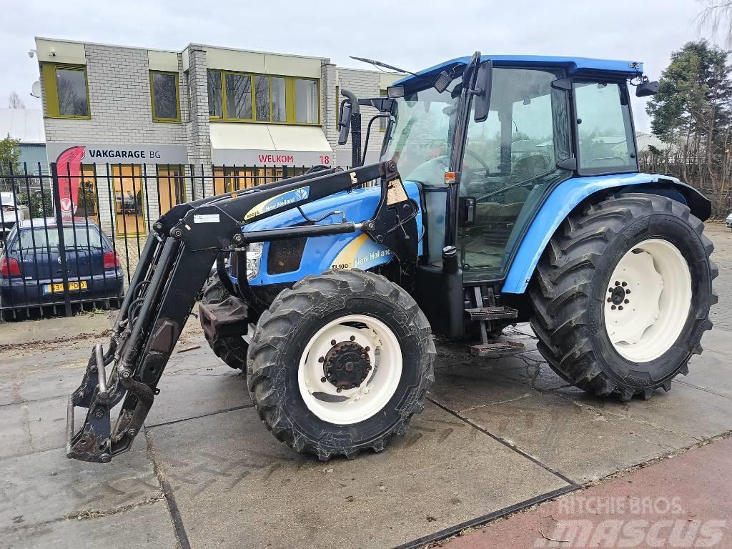 New Holland TL 100 A trekker tractor met front lader boom voor Tratores Agrícolas usados