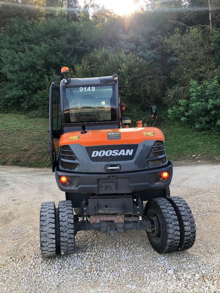 Doosan DX 57 W Escavadoras de rodas