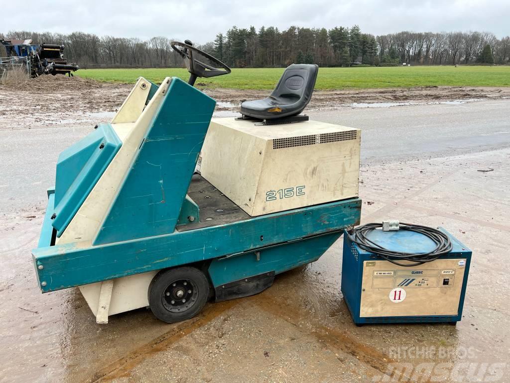Tennant 215E Sweeper - Good Working Condition Varredoras
